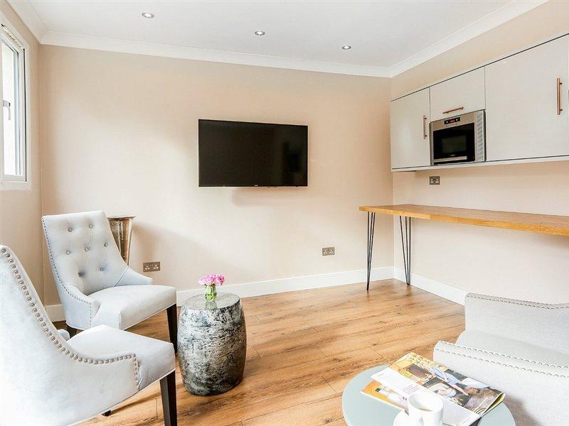 The Westerly London Ngoại thất bức ảnh