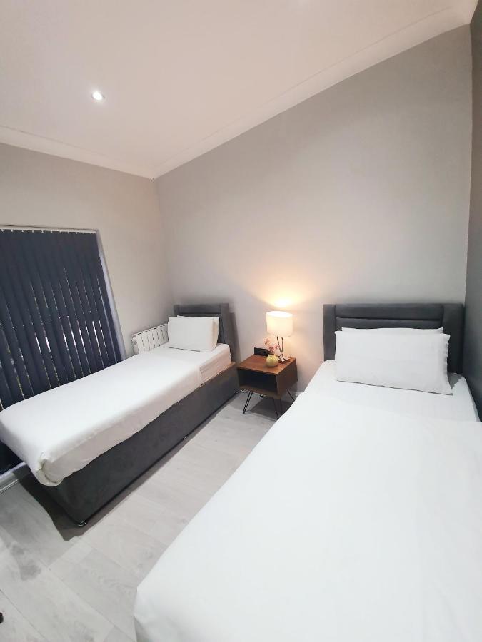 The Westerly London Ngoại thất bức ảnh